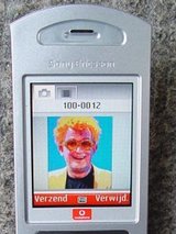 Beeldvergroting: Driek de Gadgetfreak:\'...mobiel laten onderduiken...\'