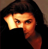 Beeldvergroting: Cecilia Bartoli \'...in grote verliefdheid naar haar voorkant kijken...\'